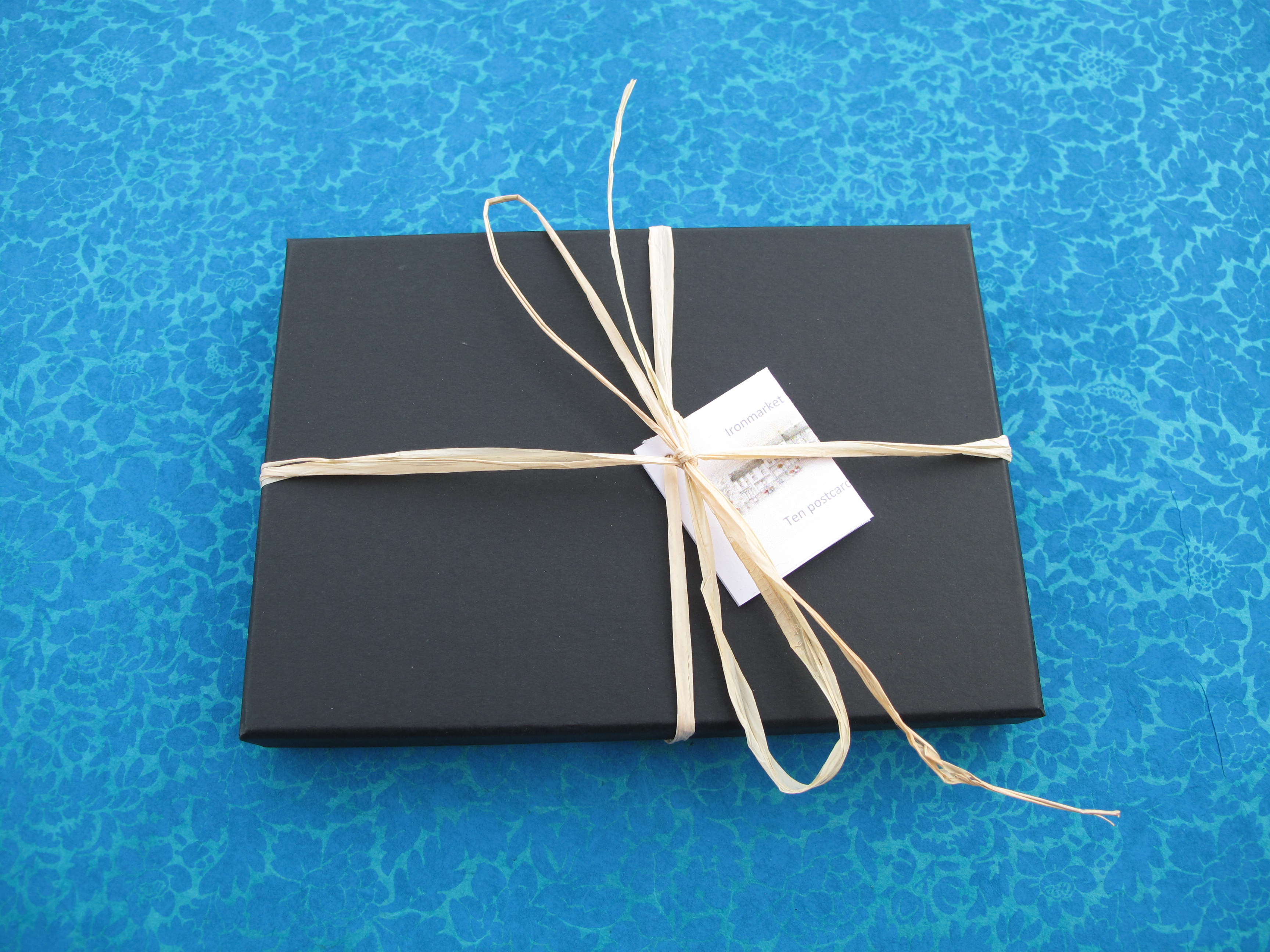 Ironmarket gift box ten postcards